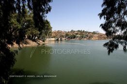 Image du Maroc Professionnelle de  Le Barrage Machraa Hamadi dont la capacité est de 42 Millions de m3, est construit sur l'Oued Moulouya, il permet, depuis 1956, d'approvisionner la région et d'irriguer les terres de cultures, ce barrage fournit en eau potable les ville de Nador, Oujda, il permet également l'approvisionnement des centre de Taourirte et El Aïoun Sidi Mellouk. Samedi 1er octobre 2005. (Photo / Abdeljalil Bounhar) 